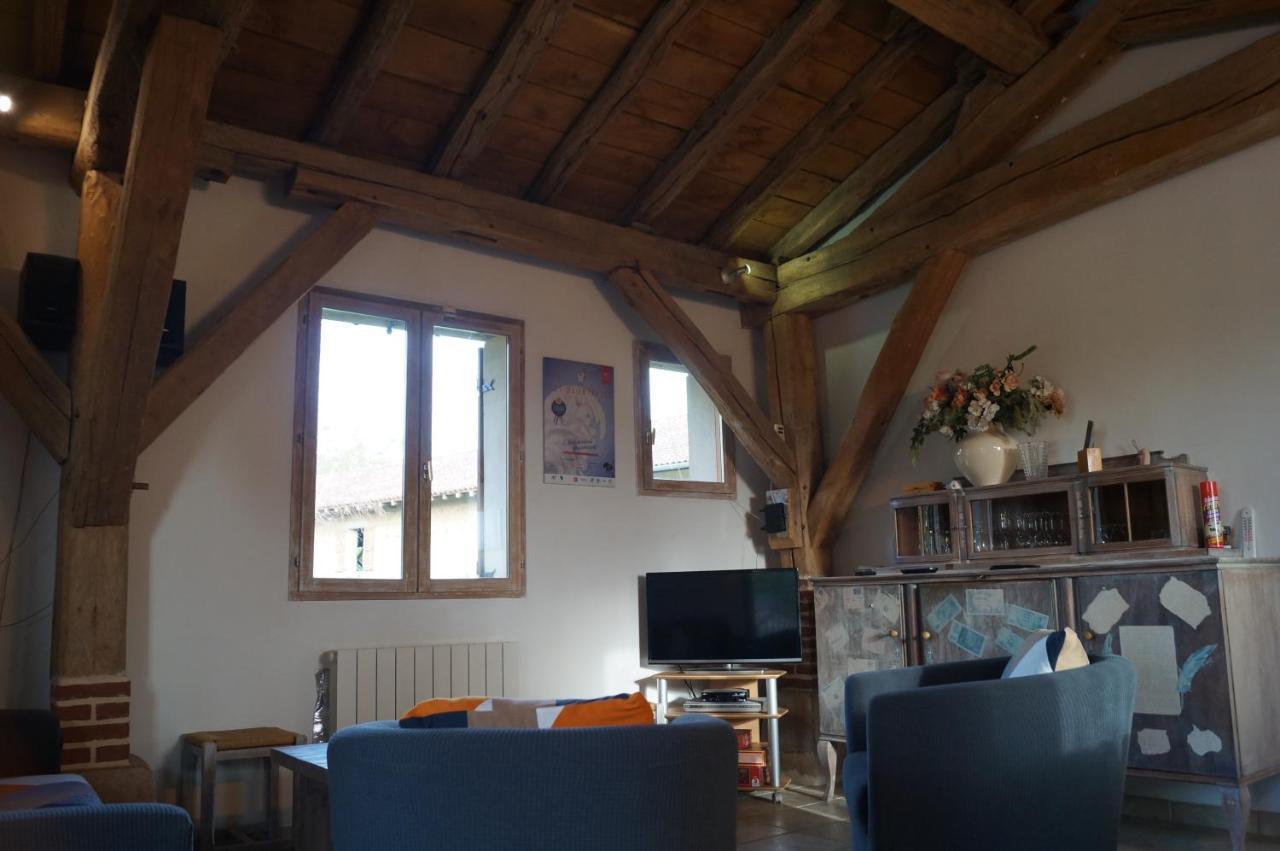 Gite De La Jument Grise Lescheroux Luaran gambar